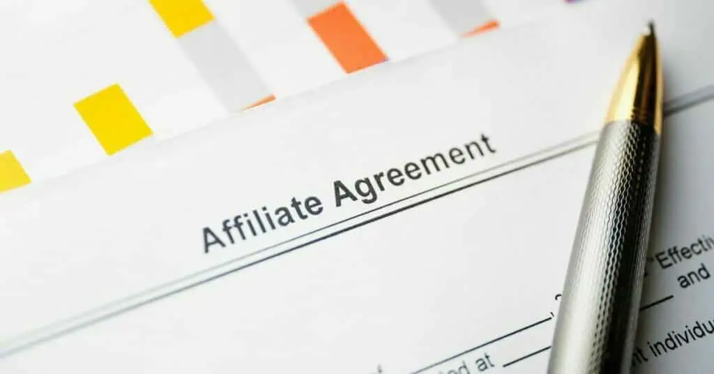 beginner affiliate marketing mistakes to avoid -  affiliate agreement
