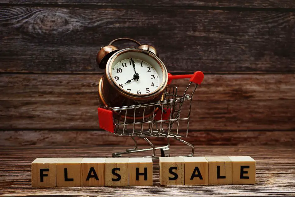 Flash sale with clock and shopping cart for online store promotion ideas.